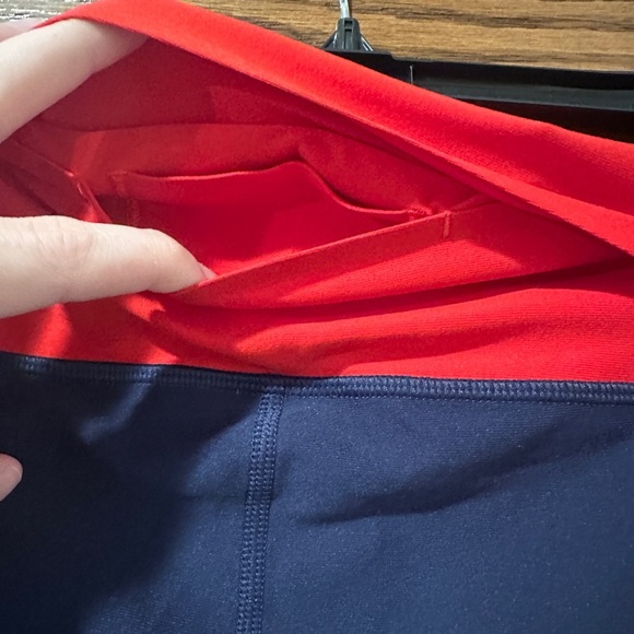 Women’s Under Armour Compression Legging, red and navy - Picture 4 of 5